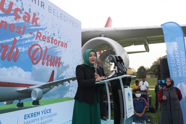 Sakarya'nın yeni gözde mekanı Uçak Kıraathane Lokantası açıldı