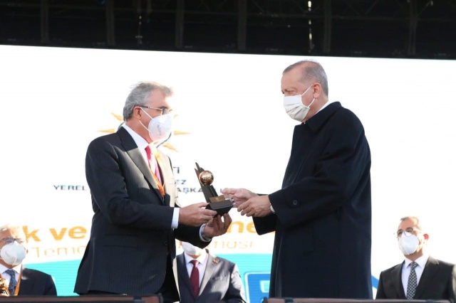 Cumhurbaşkanı Erdoğan'dan Sakarya’ya gençlik ödülü