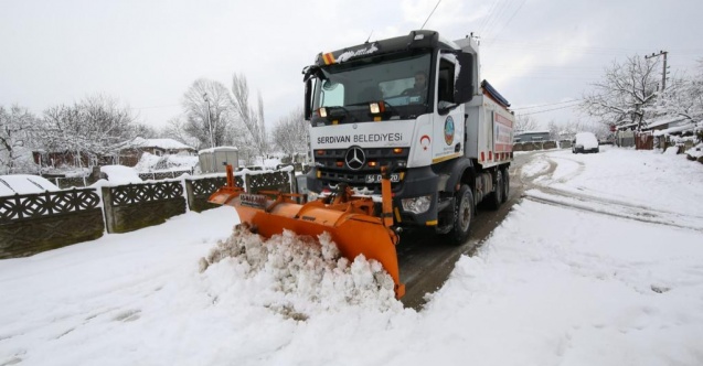 Serdivan’da karla mücadele ekipleri kesintisiz hizmet verdi